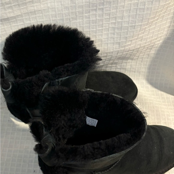 Ugg Australia WOMEN'S Ankle Boot Black Naveah BOW Suede 1012808 Sz 8 - Picture 12 of 16